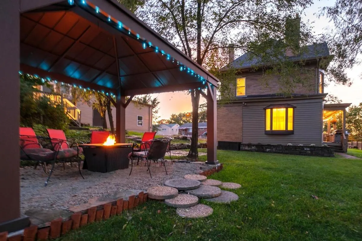 Semesterbostad Distinguished Victorian With A Family-Focused Feel, Quiet Neighborhood Villa Pittsburgh